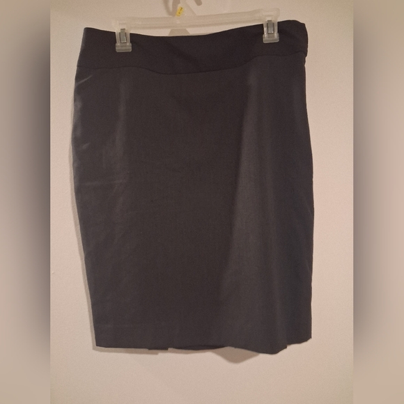 Liz Claiborne Dark Gray Suit Jacket/Skirt Size 6 And 8 - Picture 7 of 9